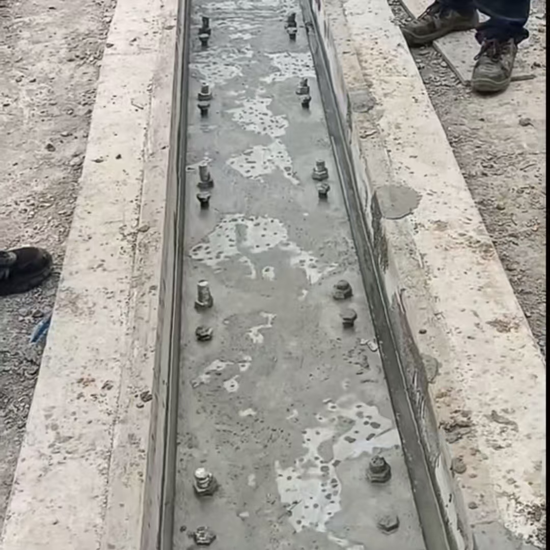 岑溪港口码头起重机龙门吊重型机械设备稳固用早强快凝轨道胶泥